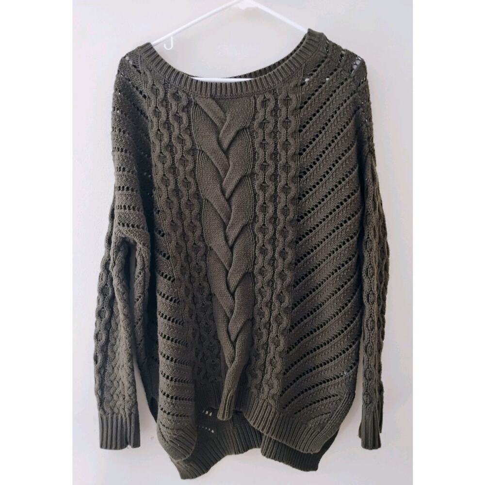 MED Hunter Green Express Knit Sweater. Fall, Winter. Comfy. Heavy. Warm. Sage.